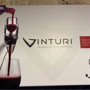 Vinturi Red Wine Aerator Tower Set. Brand New.